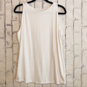 EUC INC White Sleeveless Top